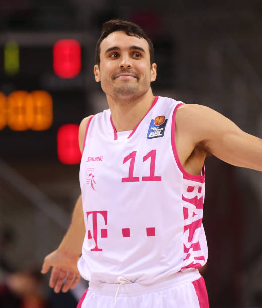 张球桌和有 张球桌和有