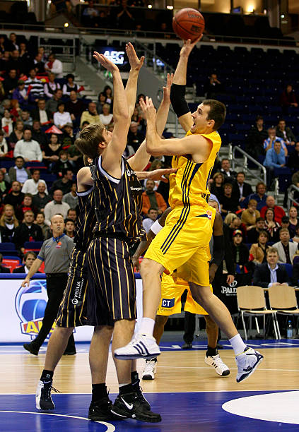 作和坚持不 作和坚持不